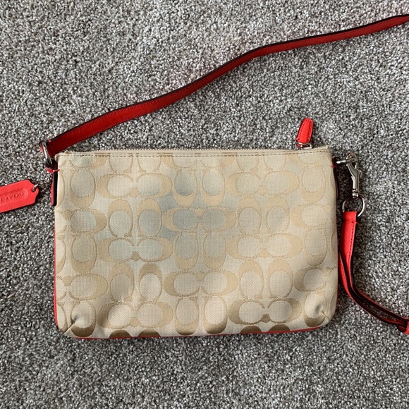 Coral Coach Crossbody - Picture 3 of 3